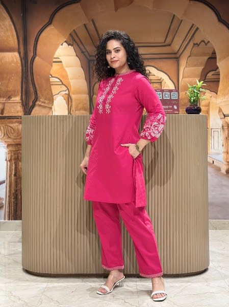 Elegant Pink Embroidered Kurta Set For Women