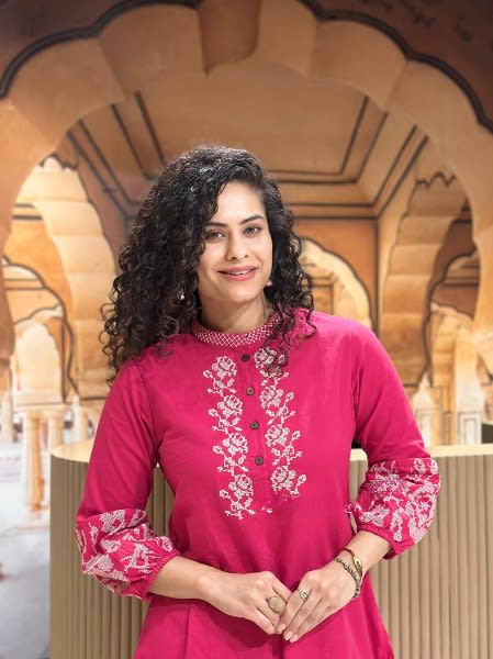 Elegant Pink Embroidered Kurta Set for Women