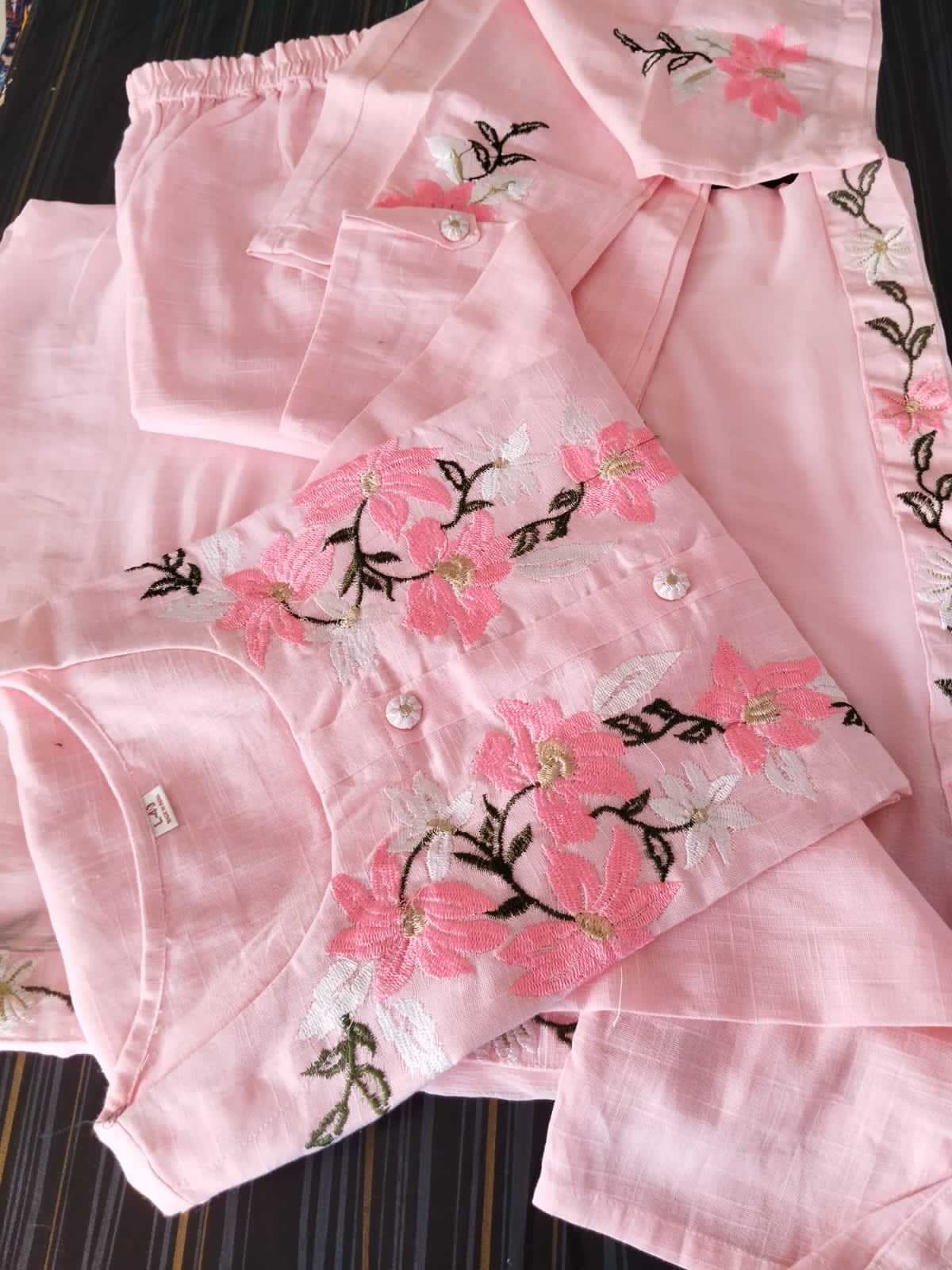 Elegance Unveiled: Royal Libas Latest Cotton Slub Suit Collection