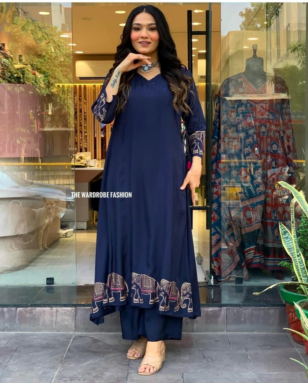 Molisha Stylish Embroidered Kurti and Pant Set-Vlue