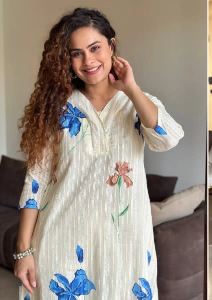 White Cotton Blooming Flower Kurta Set