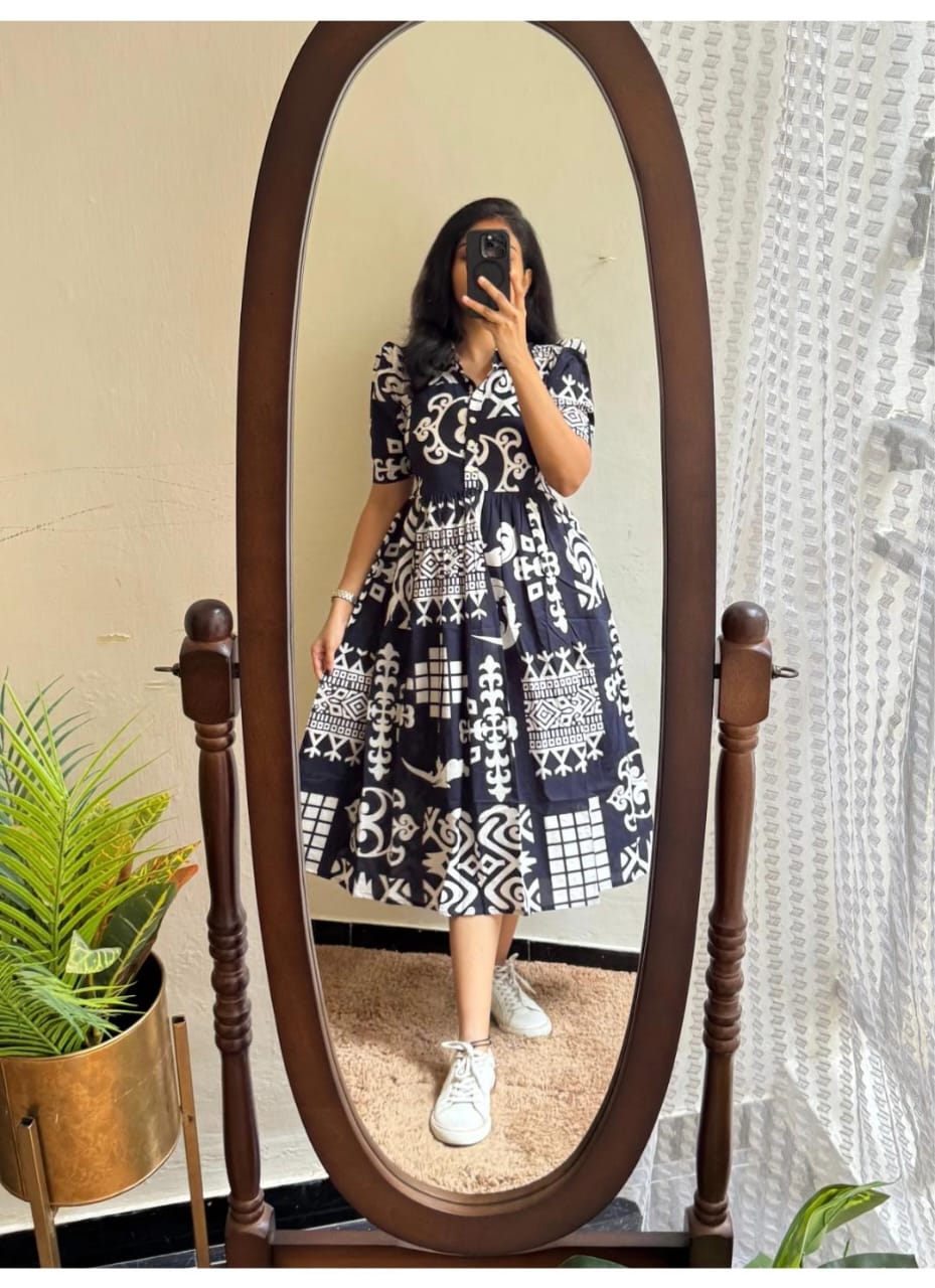Elegant Black& White Printed Midi Dress