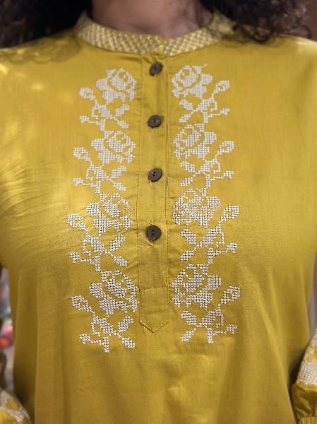 Elegant Yellow Embroidered Kurta Set For Women