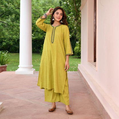 Floral Yoke Design Threaded Elegance Kurta Set