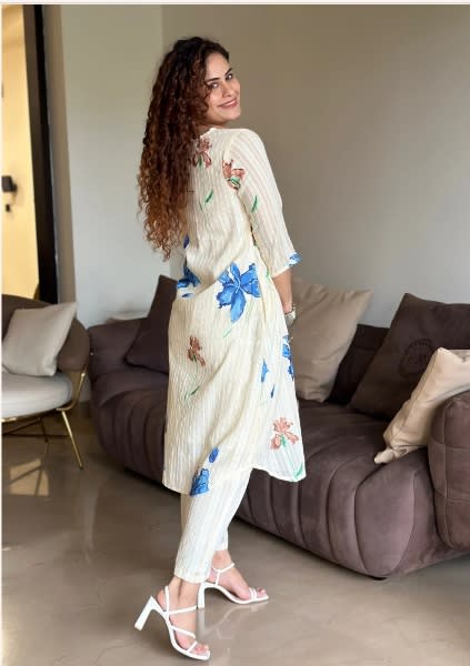 White Cotton Blooming Flower Kurta Set